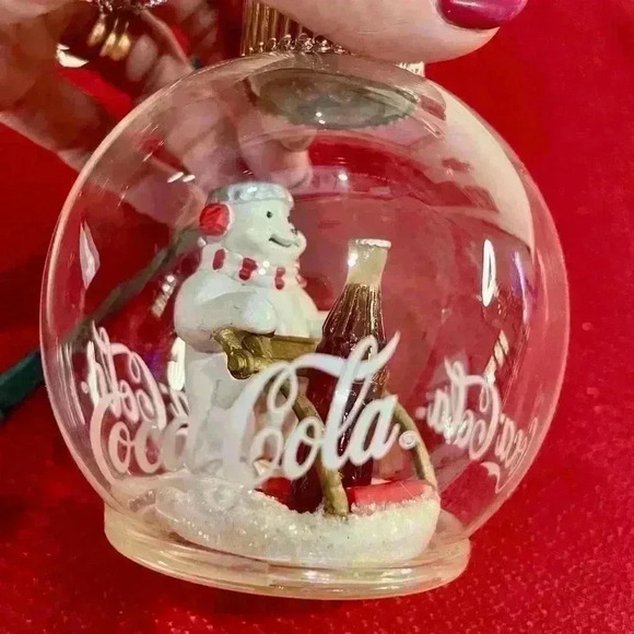 Coca-Cola holiday radiance glass illuminated ornament with polar bear on sled - Picture 4 of 5